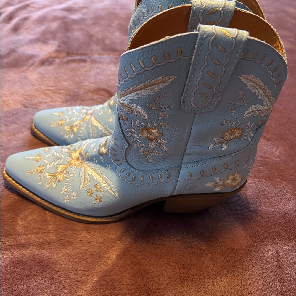Dingo Primrose Light Blue Embroidered Heeled Boots - Picture 2 of 7